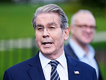 Трамп пригрозил вышвырнуть министра финансов США