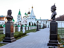 Кокетливая колокольня, «секретный» царевич, ссыльные лошади. Открываем тайны Печерского монастыря