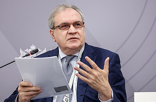 Фадеев опроверг связь учебника по экономике с идеями Сталина