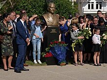 Бронзовые бюсты генералам Сосналиеву и Дбар открыли в Сухуме