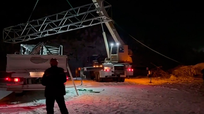 В Мурманской области ввели режим ЧС из-за рухнувших опор ЛЭП