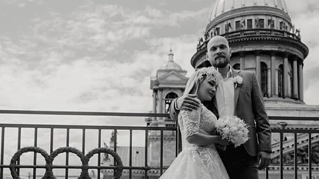 Буланова объяснила, почему не живет с молодым мужем