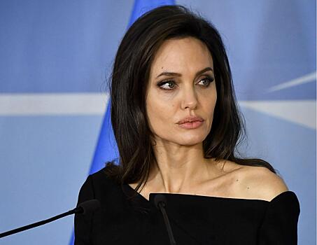 Джоли возмутила выходящими за рамки приличий методами воспитания