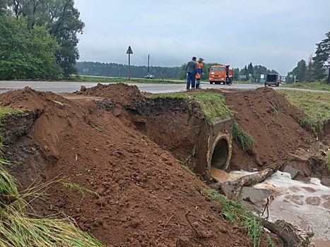 На трассе Можга-Вавож ликвидирую последствия размыва грунта
