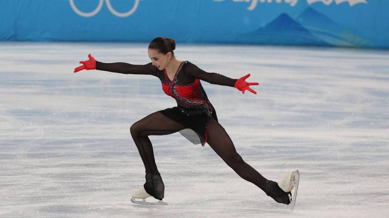 Валиева фигуристка фото. Камила валиева олимпийская чемпионка. Допинг в фигурном катании на олимпиаде. Допинг в фигурном катании валиева. Фигуристов лишили медалей.