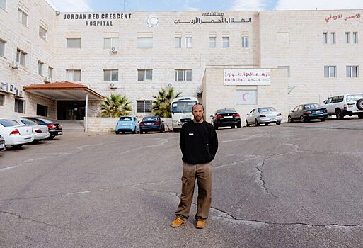 Льюис Хэмилтон побывал в Иордании ради помощи людям в Газе