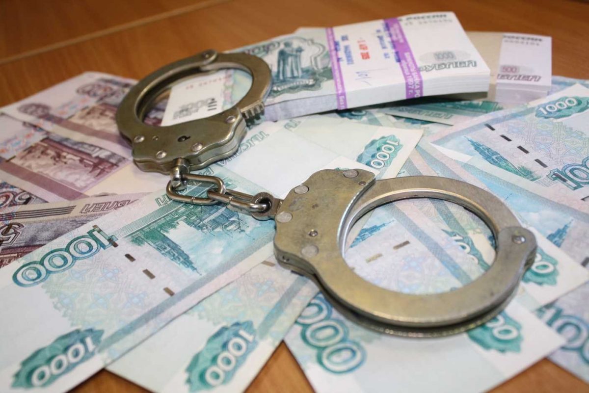 Руководителей фирмы в Саратове держат под домашним арестом за взятки чиновникам
