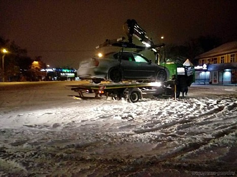 В Пензе с Привокзальной площади эвакуировали четыре автомобиля