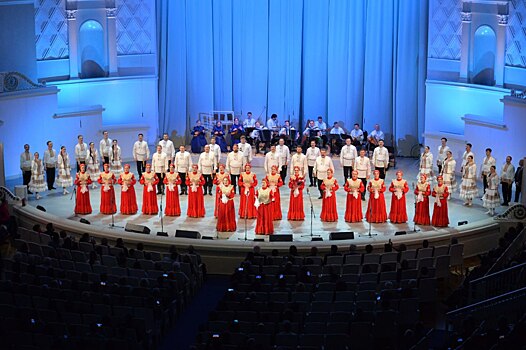 Оренбургский народный хор выступил в Московской филармонии