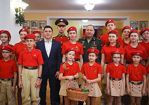 Замминистра обороны РФ Геннадий Жидко поздравил юнармейцев с наступающим праздником на их главной предновогодней елке