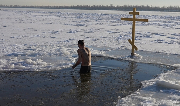 Стало известно число участников крещенских купаний в Волгоградской области