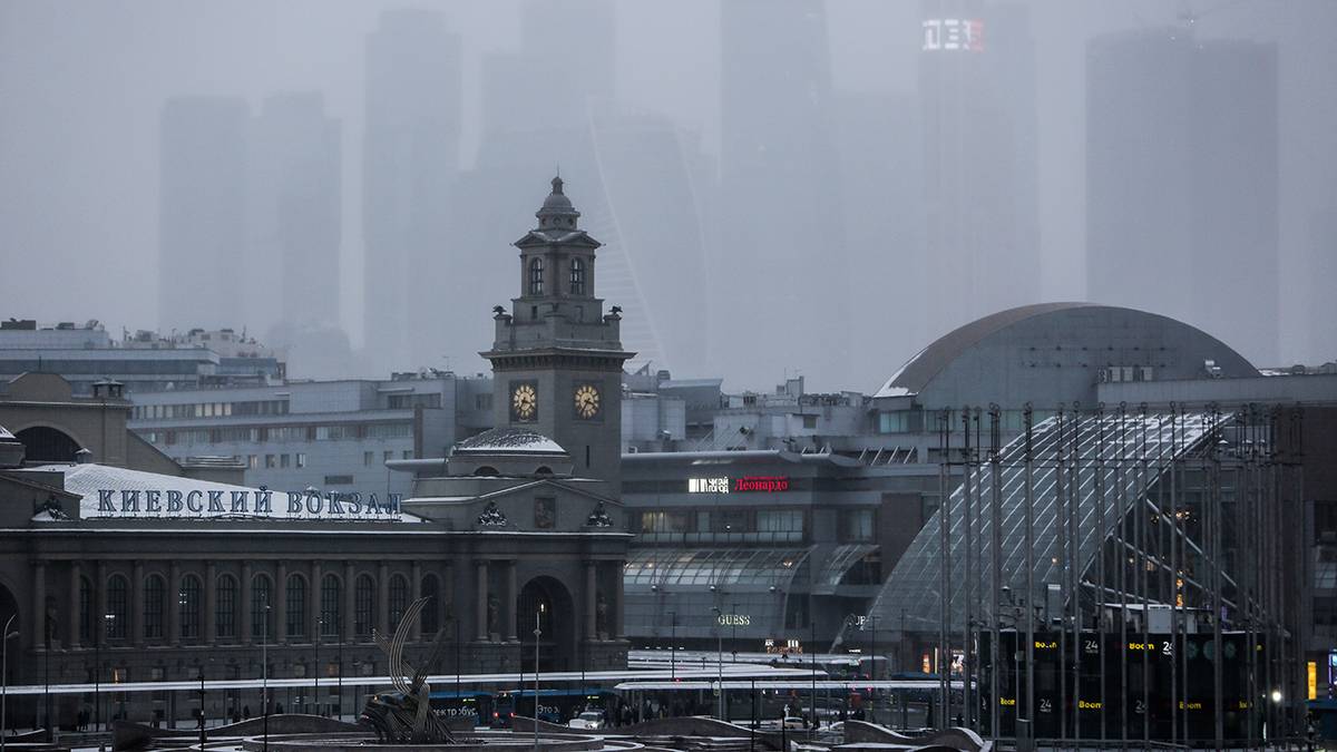 Часть лестницы обвалилась на Киевском вокзале в Москве