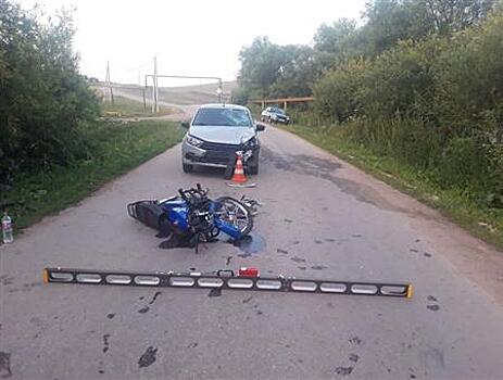 Подросток на мопеде попал под машину в Самарской области