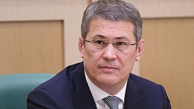 Глава Башкирии провел первый дистанционный урок для школьников региона