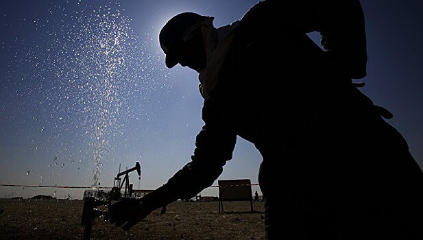 ВТБ ожидает отскока цен на нефть до $50-55 за баррель