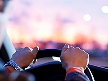 Сомнолог рассказала, чем частое моргание опасно для водителя