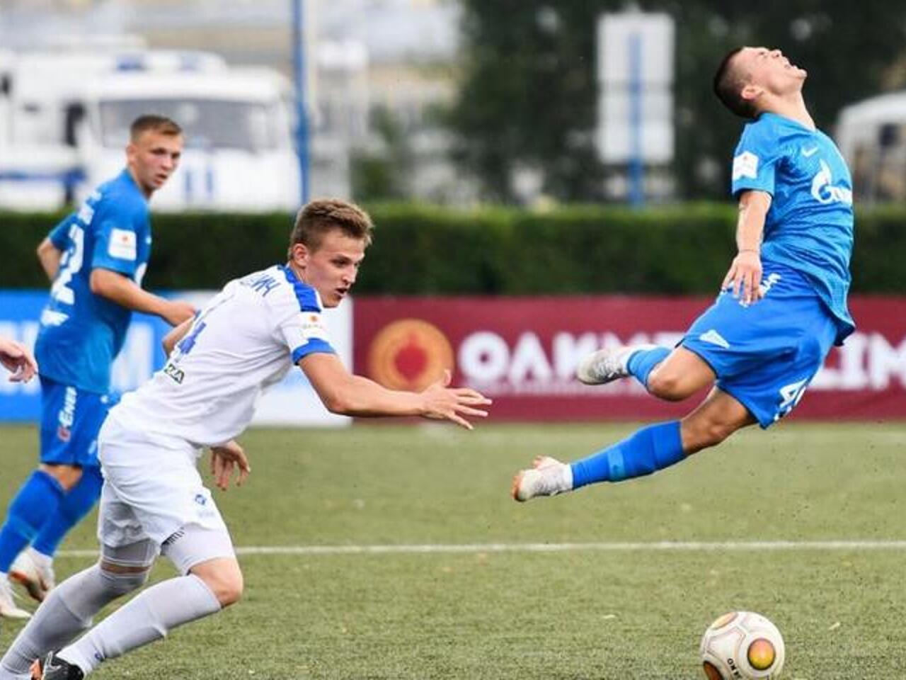 Как определяется цена футболиста?