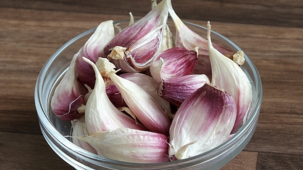 Еду опаснее сахара назвал врач: Чеснок и лук - на втором месте