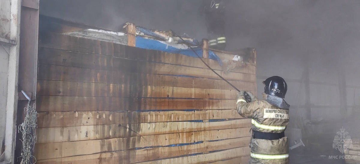 В Кирово-Чепецком районе едва не сгорел цех деревообработки