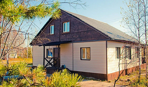 В ХМАО продается база отдыха на берегу озера за 64 миллиона рублей