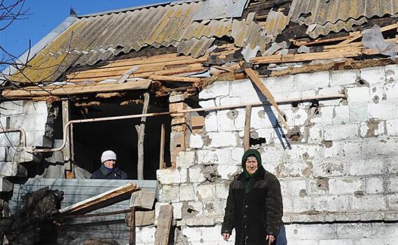Запад напомнил Зеленскому, что в Донбассе Киев воюет с нищими стариками