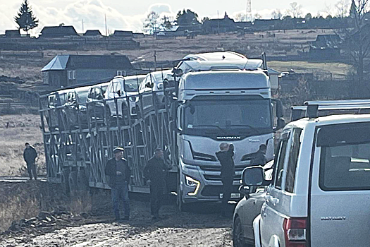 Новое ДТП с грузовиком осложнило ситуацию на месте массовой аварии под Иркутском