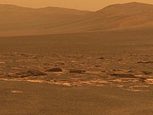 На снимках с Марса заметили загадочную пурпурную пыль