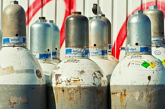 СМИ: Германия обсуждает с Shell замену российского газа поставками СПГ