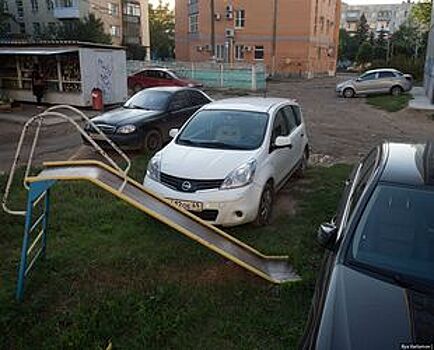 Петербургские депутаты предложили устроить льготную продажу парковочных мест