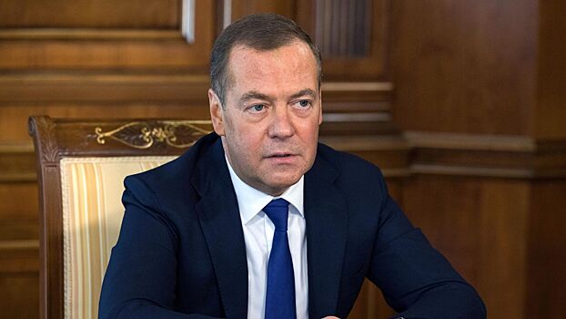 Медведев упомянул "радиостанцию Судного дня" с ее сообщением про "хрюкостяг"