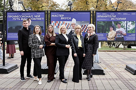 Выставка о преподавателях московских колледжей открылась на Бульварном кольце