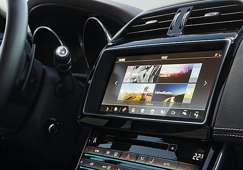 BlackBerry разработает новую мультимедийку для Jaguar Land Rover