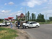 Легковушка опрокинулась в аварии под Рязанью