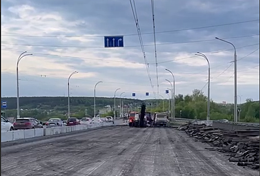 Глава Кемерова назвал шаги для регулировки пробок из-за ремонта Кузбасского моста