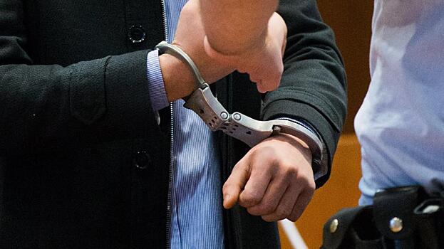 Российский полицейский попался с 13 кг алмазов