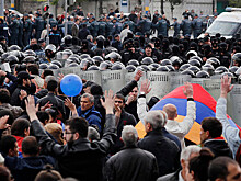 В Ереване лидера протестного движения Пашиняна освободили из СИЗО