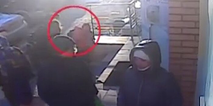 В управляющей компании назвали причину падения кирпича на ребенка