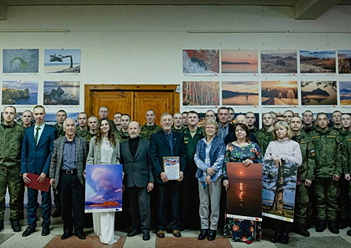 В Иркутском микрорайоне ракетчиков прошло открытие фотовыставки «Год Байкала - Палитра Байкала»