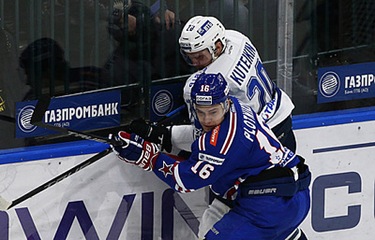 Хоккеист "Динамо" Кутейкин забросил шайбу из средней зоны во втором матче подряд