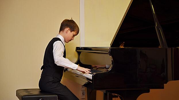 Пятилетние скрипачи и девятилетние пианисты собрались сегодня в Вологде на всероссийском конкурсе