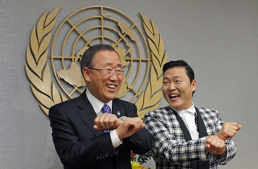 Генсек ООН Пан Ги Мун станцевал с рэппером PSY Gangnam Style, 2012 год