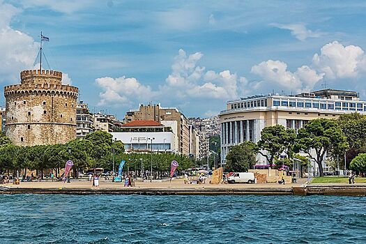 Жители Салоников пятую неделю ищут источник звука, мешающего спать всему городу