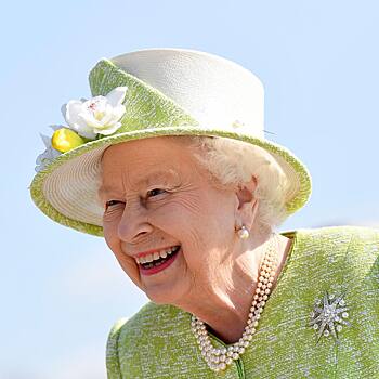 Королева Елизавета объявила поиск эксперта по Instagram