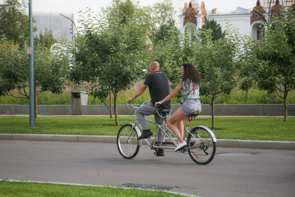 Самый большой велосипед-тандем собрали в Санкт-Петербурге. Необычный транспорт попал в Книгу рекордов России