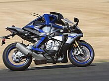 Yamaha устроила гонку мотогонщика и беспилотного мотоцикла