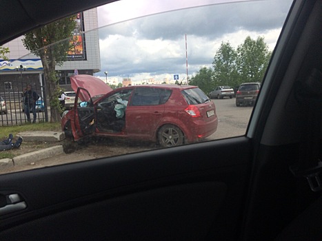 Авария возле "Простора" в Уфе: пострадал водитель