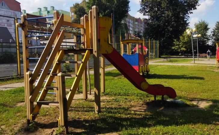 Курская мэрия будет выдавать субсидии на установку детских площадок