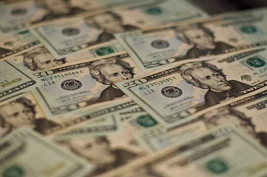 Аналитики объяснили взлет доллара