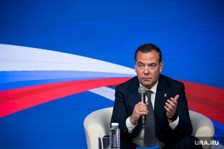 Канада ввела санкции против жены и сына экс-президента РФ Медведева