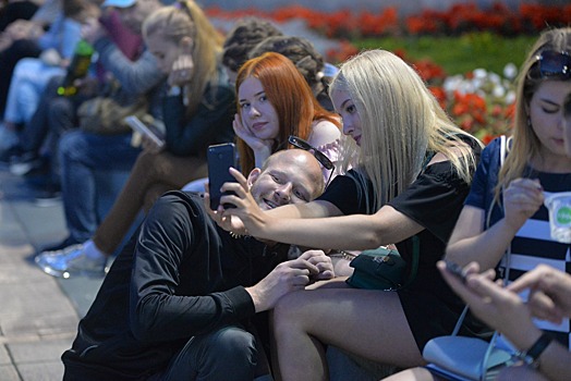 Отрываемся под "Курару" и выбираем футбольную Мисс: решайте куда пойти на День молодёжи